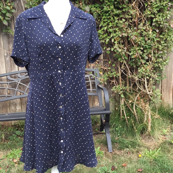 Eddie Bauer Dresses & Skirts - Eddie Bauer button front dress 🎉Host Pick